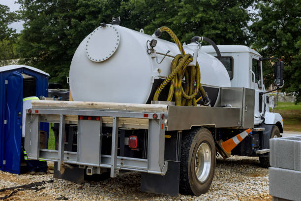 Portable Toilet Options We Offer in Decherd, TN